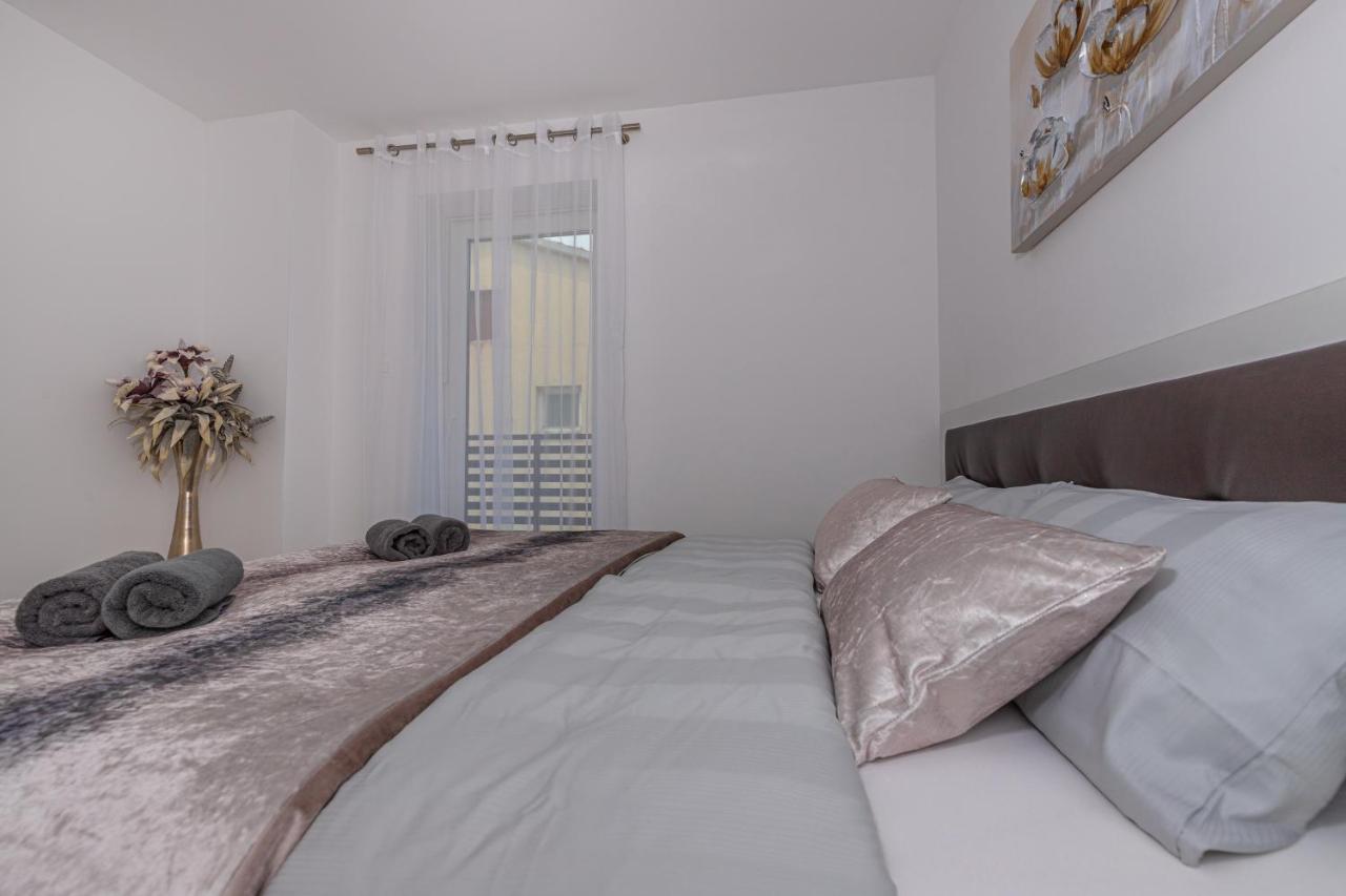 Apartmani Kecman Crikvenica Exterior photo