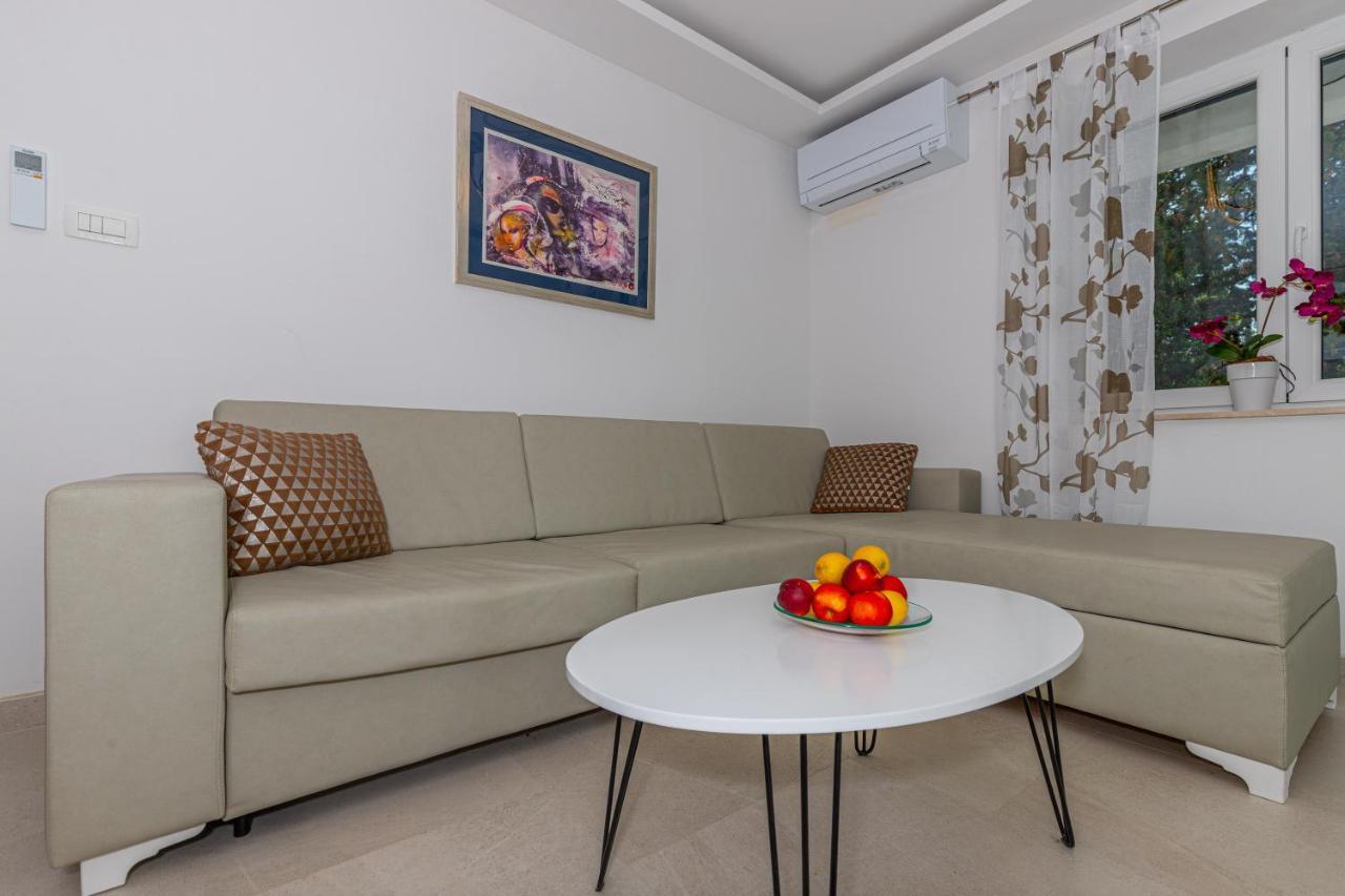 Apartmani Kecman Crikvenica Exterior photo
